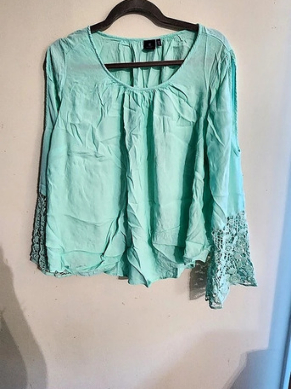 Kaari Blue Plus Woman Mint Green Viscose Lace Bell Sleeve Top Size 2X